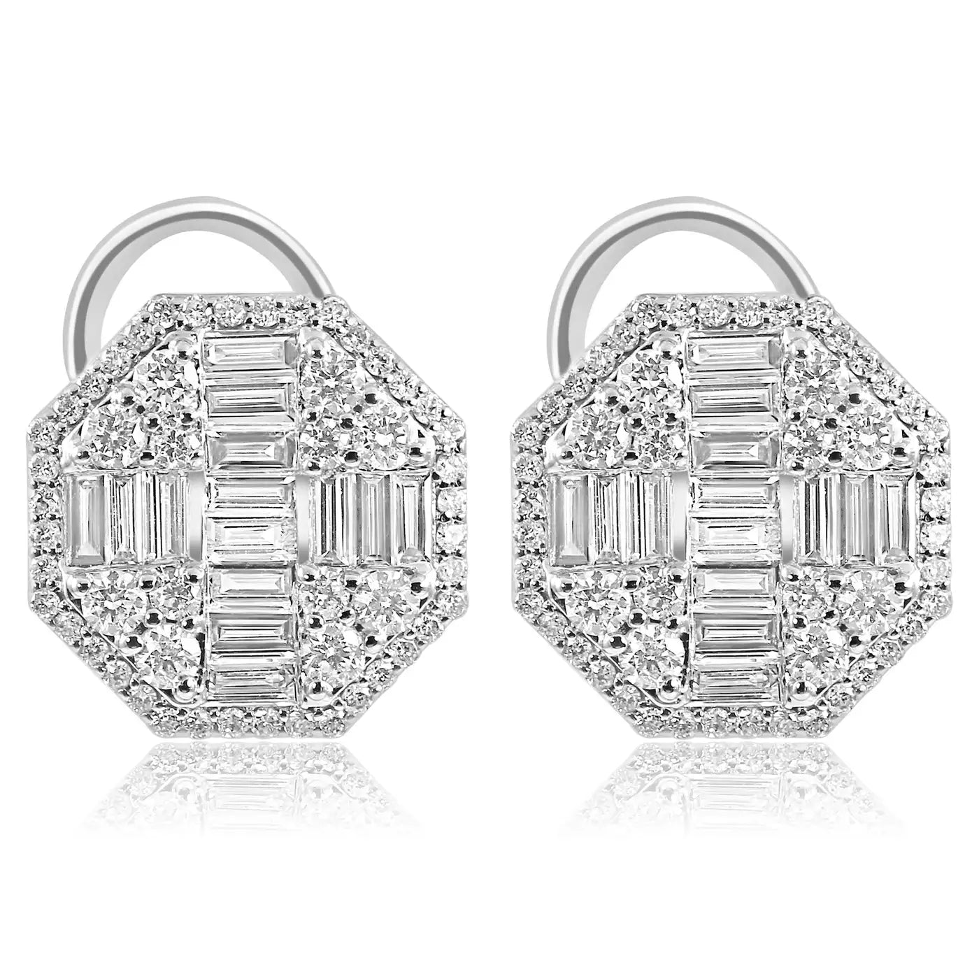 Pendiente tipo cóctel con halo redondo de diamantes en forma de baguette y cierre de palanca en oro de 18 quilates