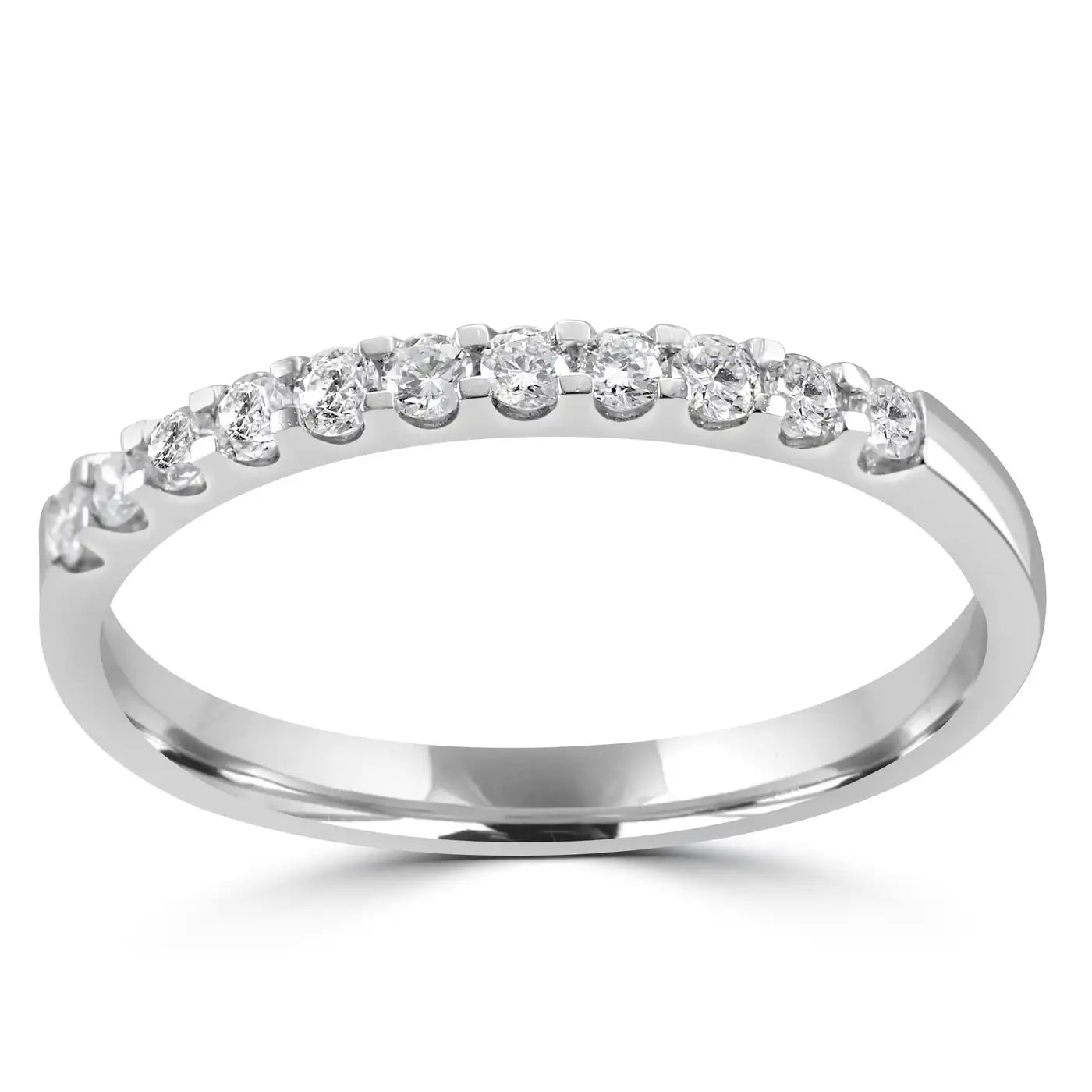 Anillo de compromiso apilable de oro de 18 quilates con 11 diamantes