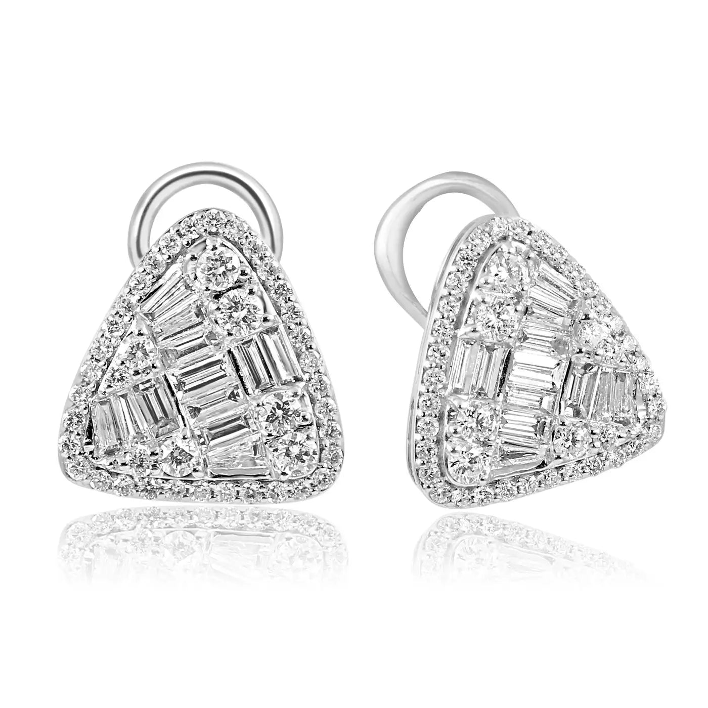 Pendiente de oro de 14 quilates con halo redondo y diamantes blancos en forma de baguette y forma triangular