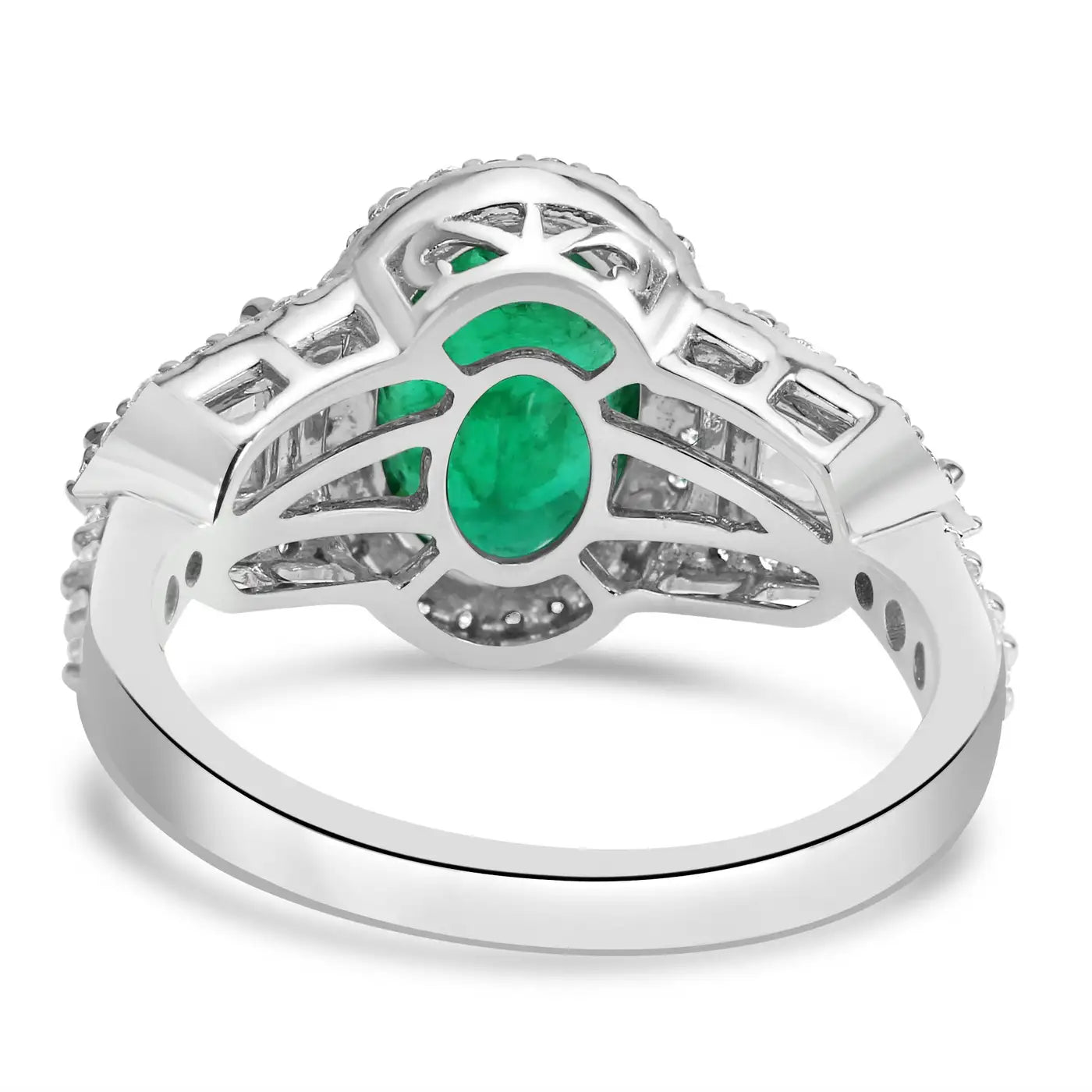 Anillo de compromiso de oro de 18 quilates con halo de tres piedras y diamantes ovalados de talla esmeralda y forma de pera