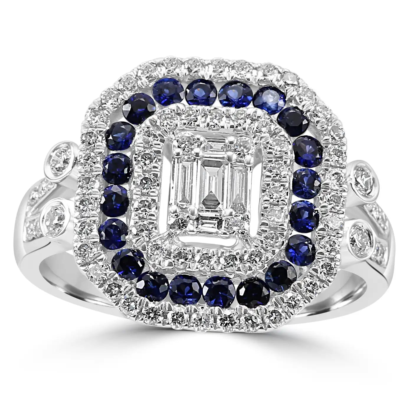 Anillo de triple halo con diamantes talla baguette y zafiro azul en oro blanco de 18 quilates