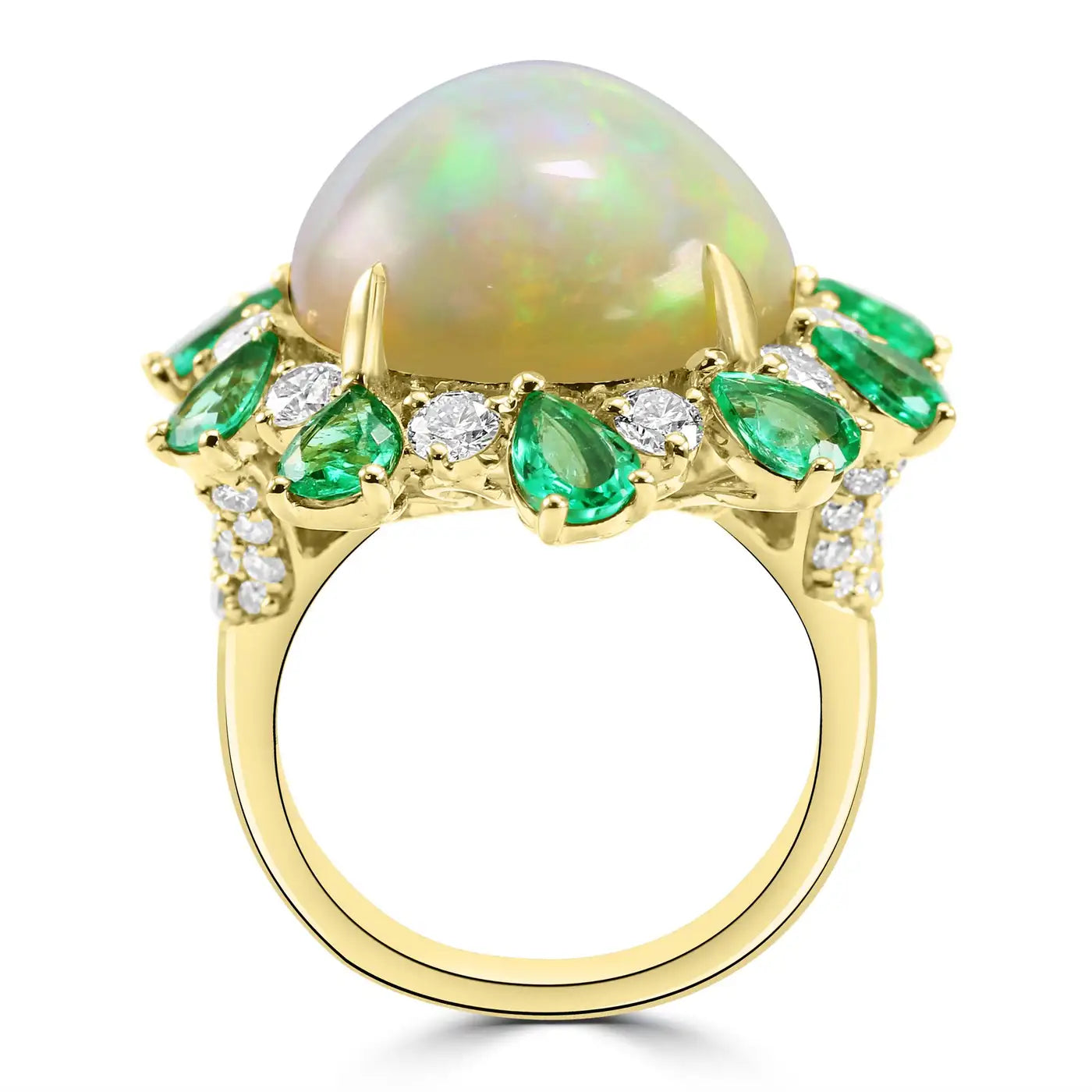 Anillo de cóctel de ópalo con esmeralda y diamantes en oro amarillo de 18 quilates