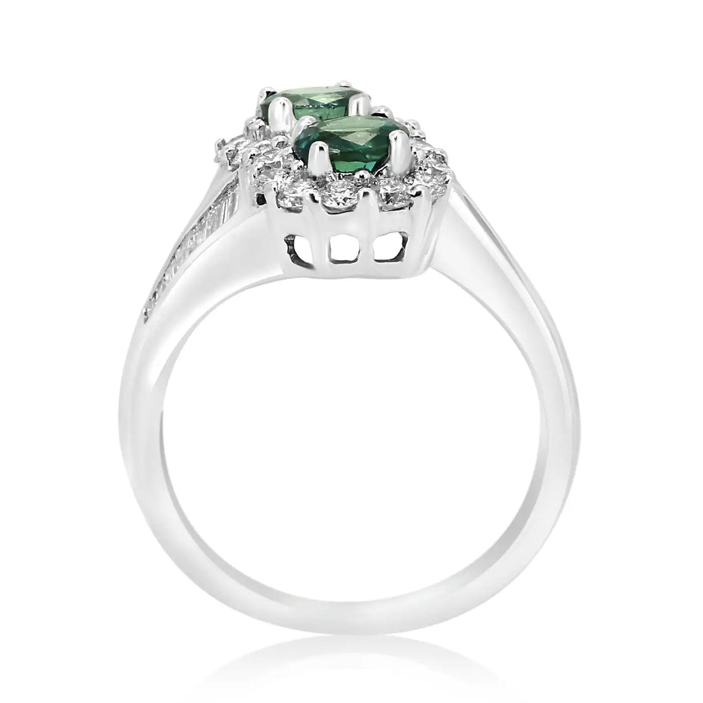 Anillo Toi et Moi de compromiso de oro de 18 quilates con halo de diamantes redondos de talla baguette y alejandrita
