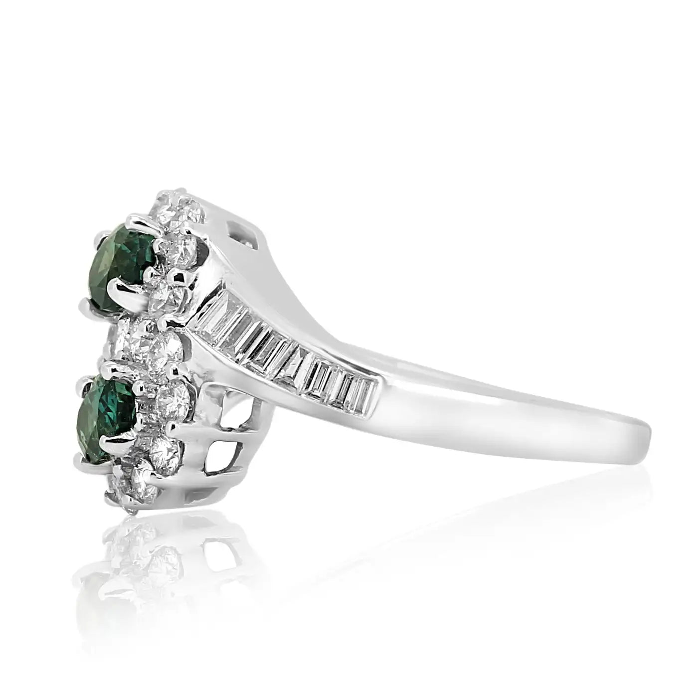 Anillo Toi et Moi de compromiso de oro de 18 quilates con halo de diamantes redondos de talla baguette y alejandrita