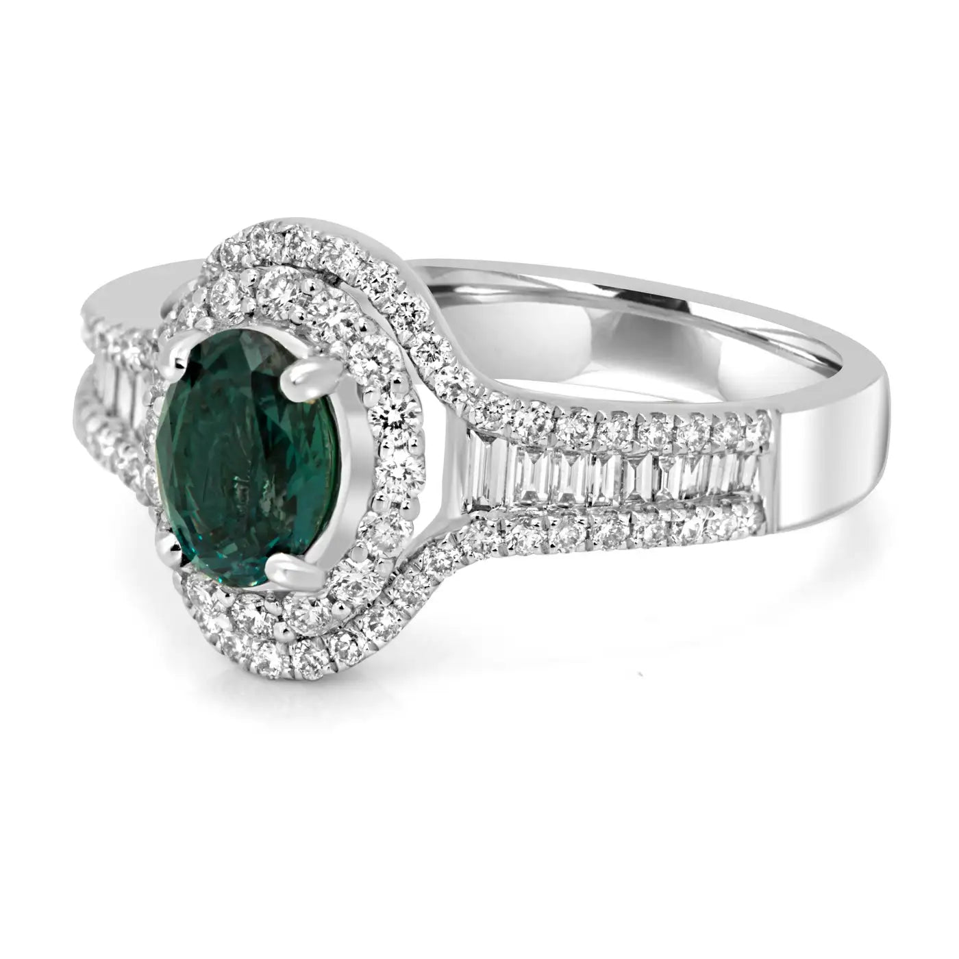 Anillo de cóctel de moda en oro de 18 quilates con diamantes redondos y baguette y ovalados de alejandrita
