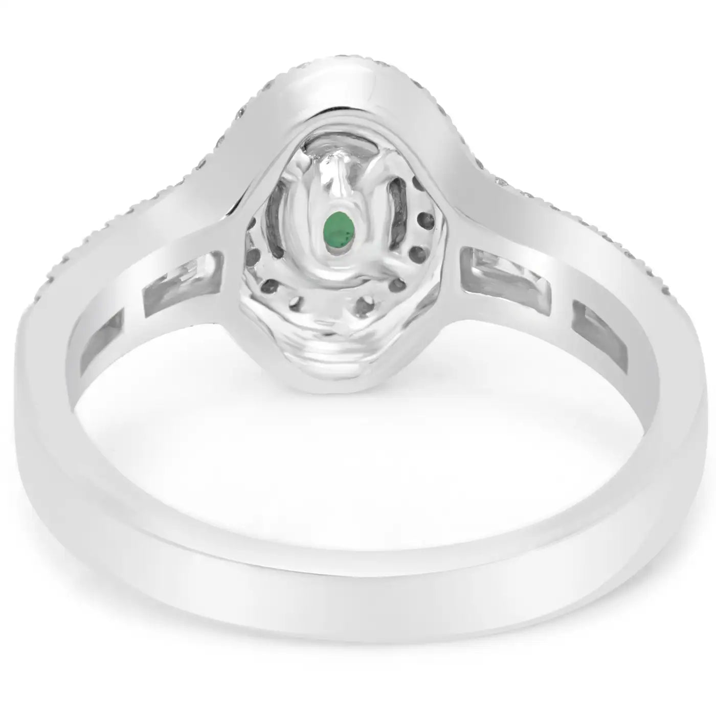 Anillo de cóctel de moda en oro de 18 quilates con diamantes redondos y baguette y ovalados de alejandrita