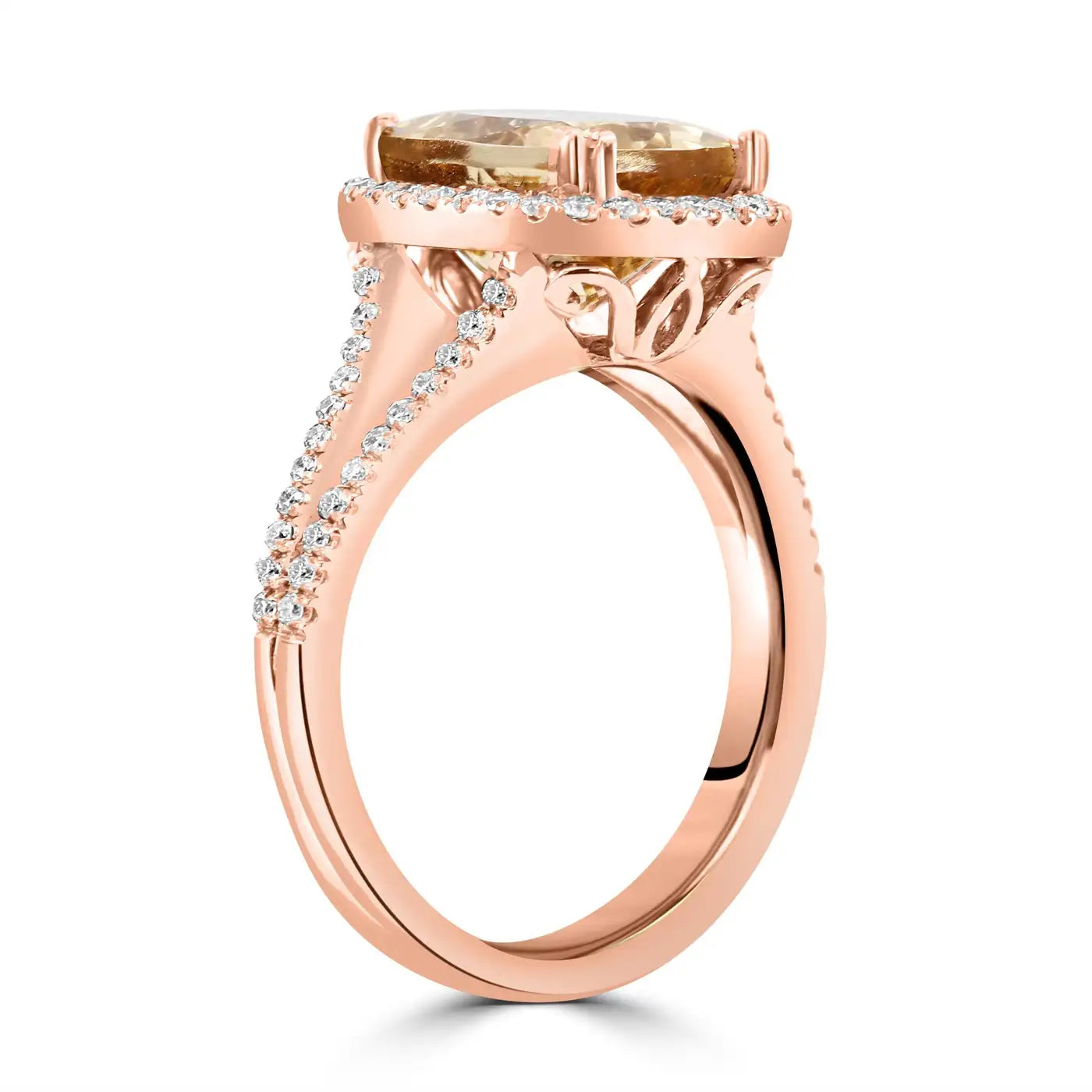 Anillo de compromiso con halo de oro rosa de 14 quilates con diamantes redondos blancos y de talla cojín de morganita