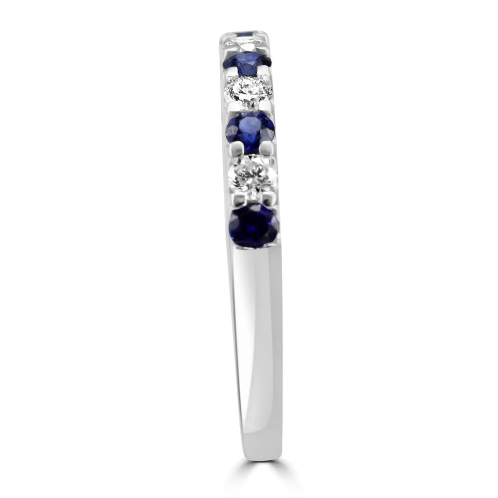 Anillo de compromiso de oro de 18 quilates con 11 piedras y zafiro azul y diamantes blancos