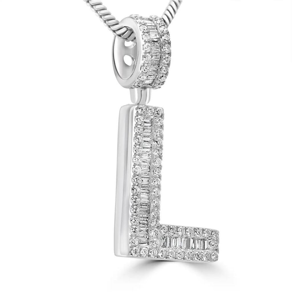 Colgante de oro blanco de 14 quilates con letra "L" y diamantes blancos en talla baguette y redonda