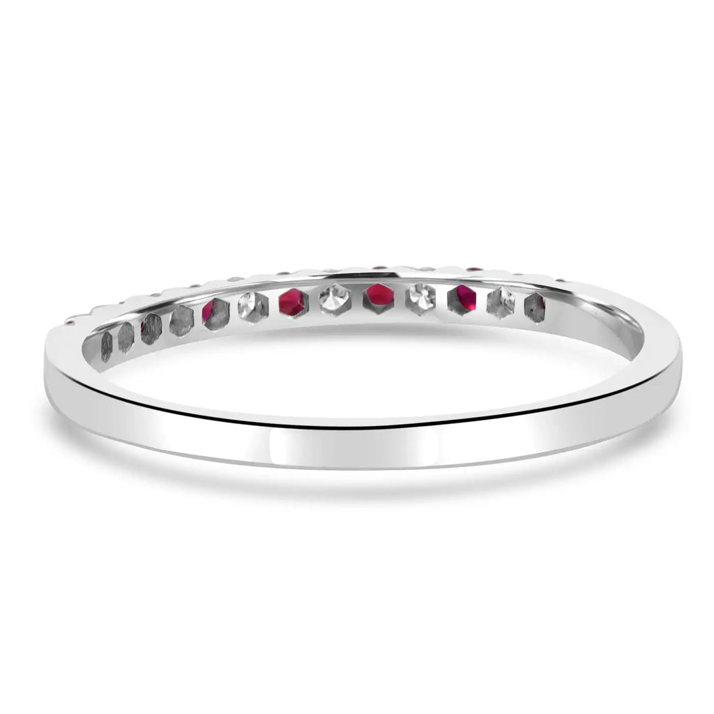 Anillo de compromiso de oro de 18 quilates con 13 piedras y rubí redondo y diamante blanco 