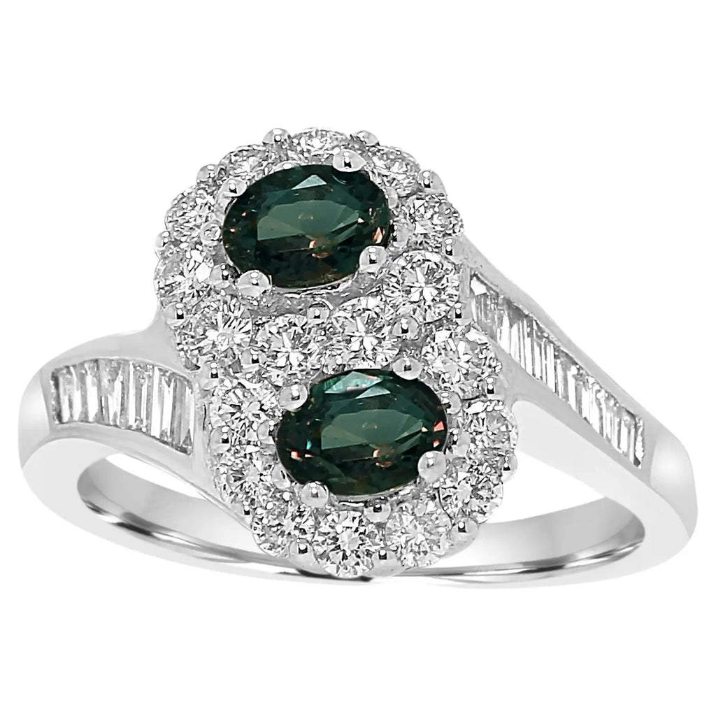 Anillo Toi et Moi de compromiso de oro de 18 quilates con halo de diamantes redondos de talla baguette y alejandrita